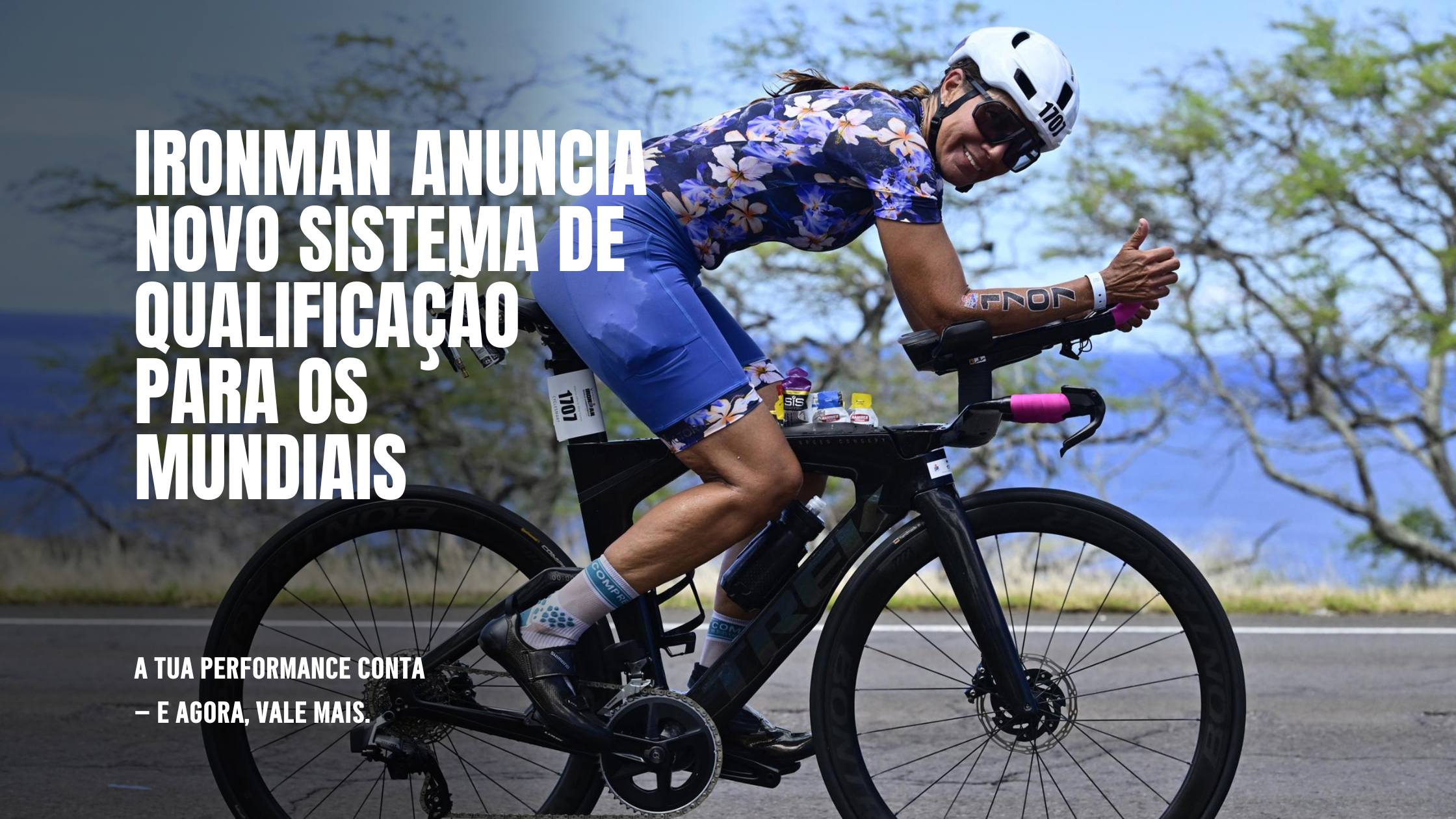 Texto branco em fundo roxo com a frase 'IRONMAN anuncia nova forma de chegar ao Mundial'. Imagem usada para ilustrar mudança no sistema de qualificação para o IRONMAN World Championship.